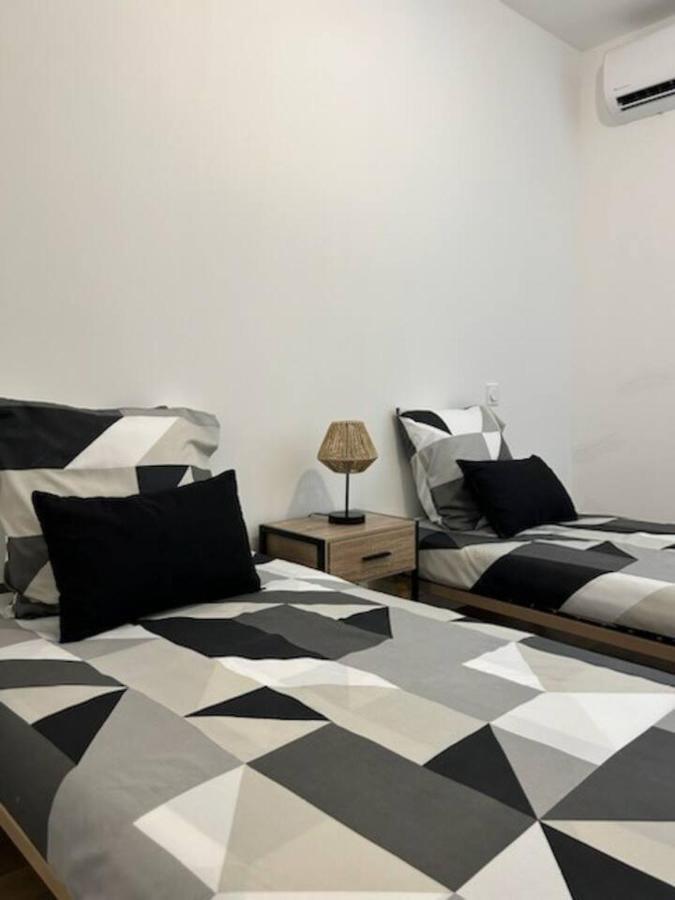 Appartement Jacuzzi Narbonne Exterior photo